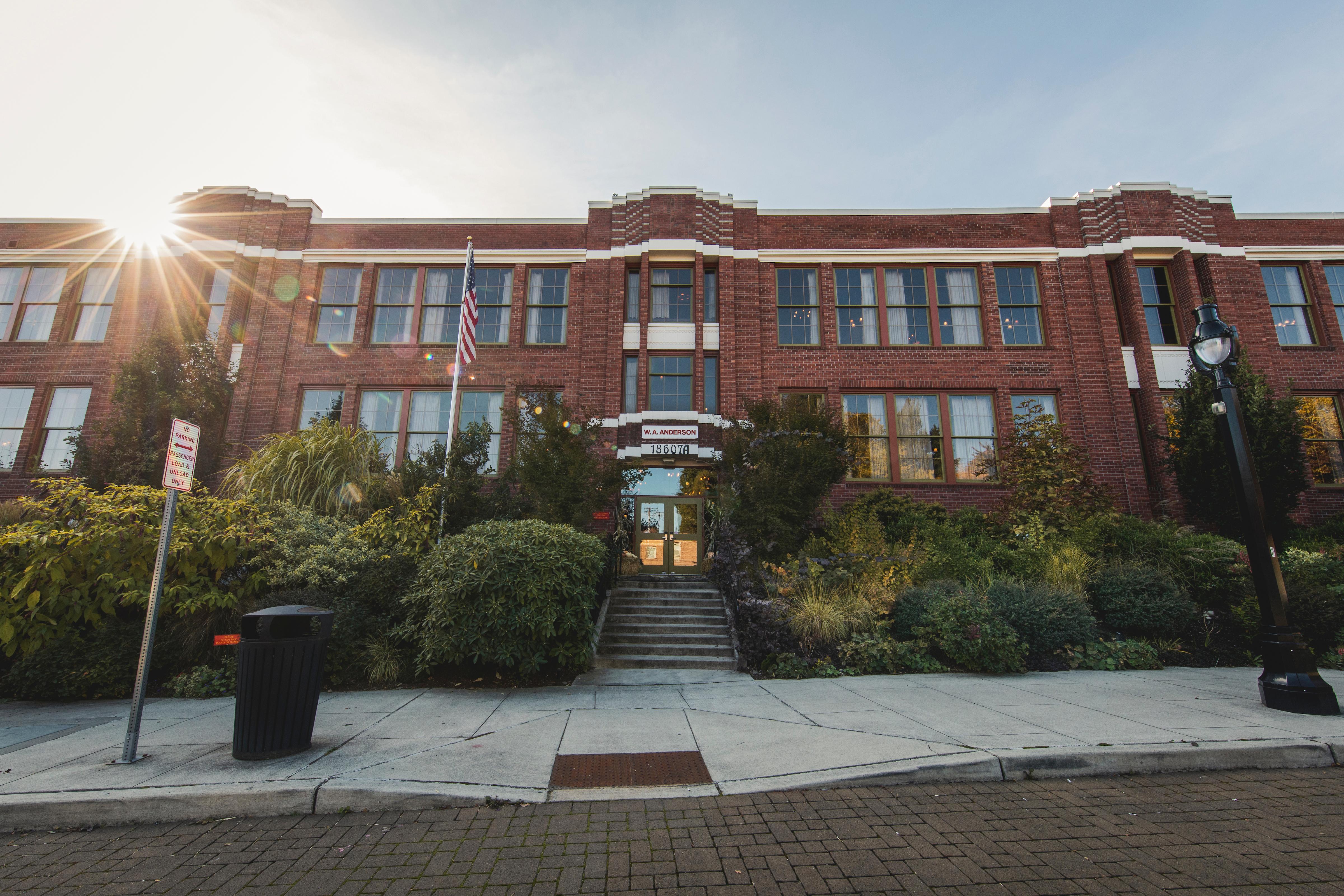 Mcmenamins Anderson School Hotel Bothell Exterior foto