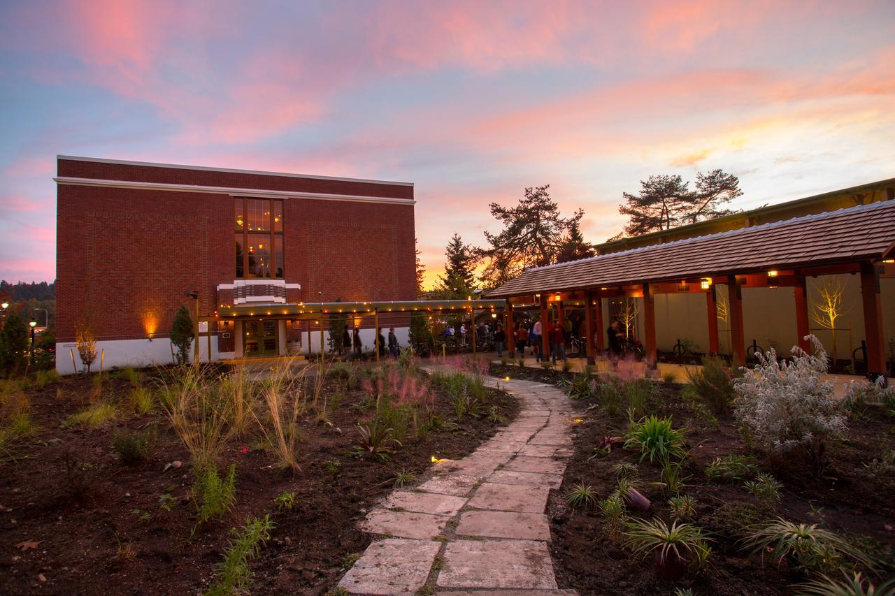 Mcmenamins Anderson School Hotel Bothell Exterior foto