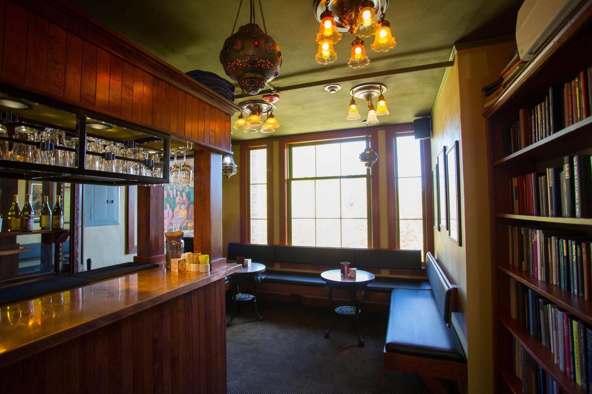 Mcmenamins Anderson School Hotel Bothell Exterior foto