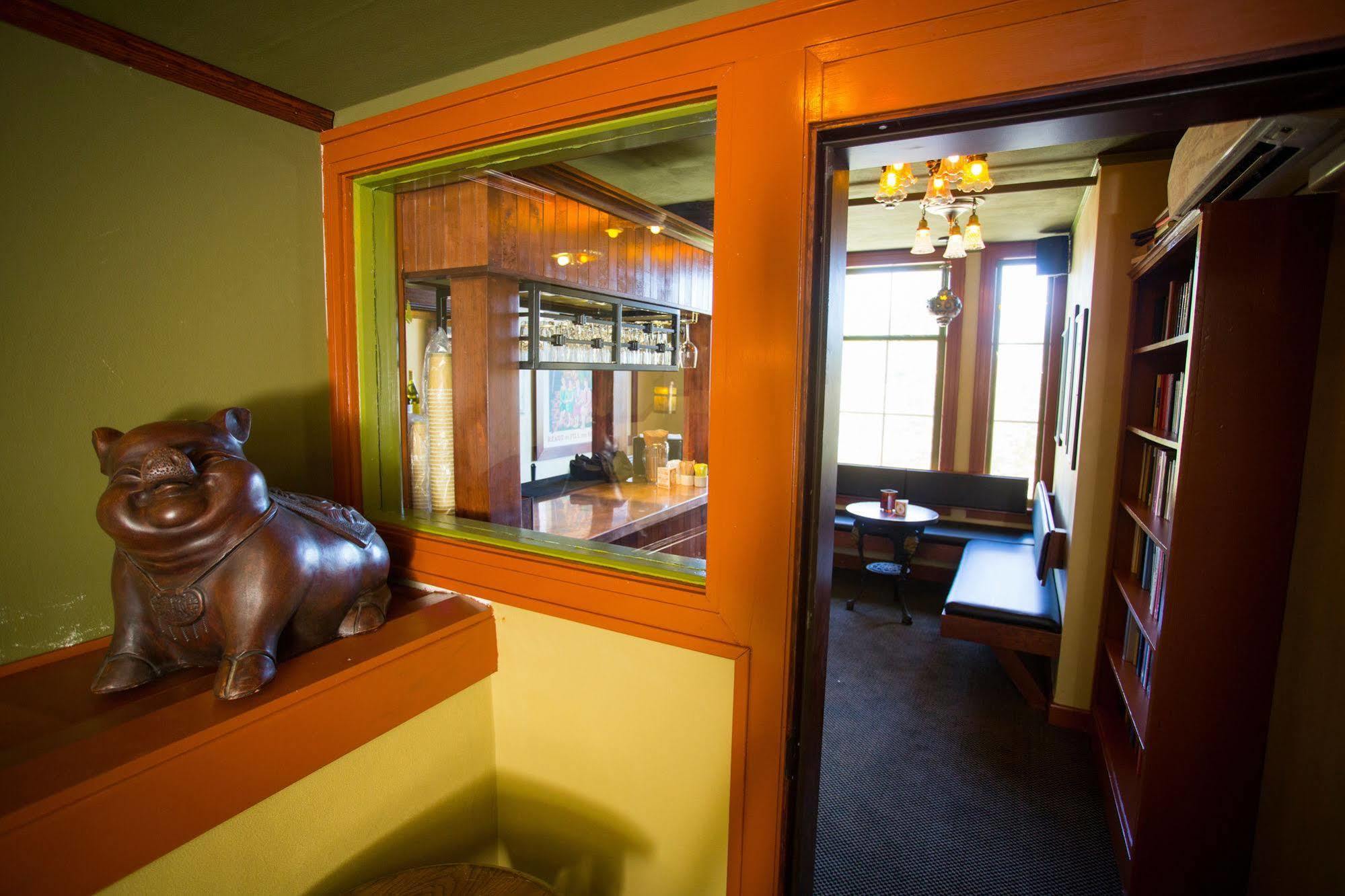 Mcmenamins Anderson School Hotel Bothell Exterior foto