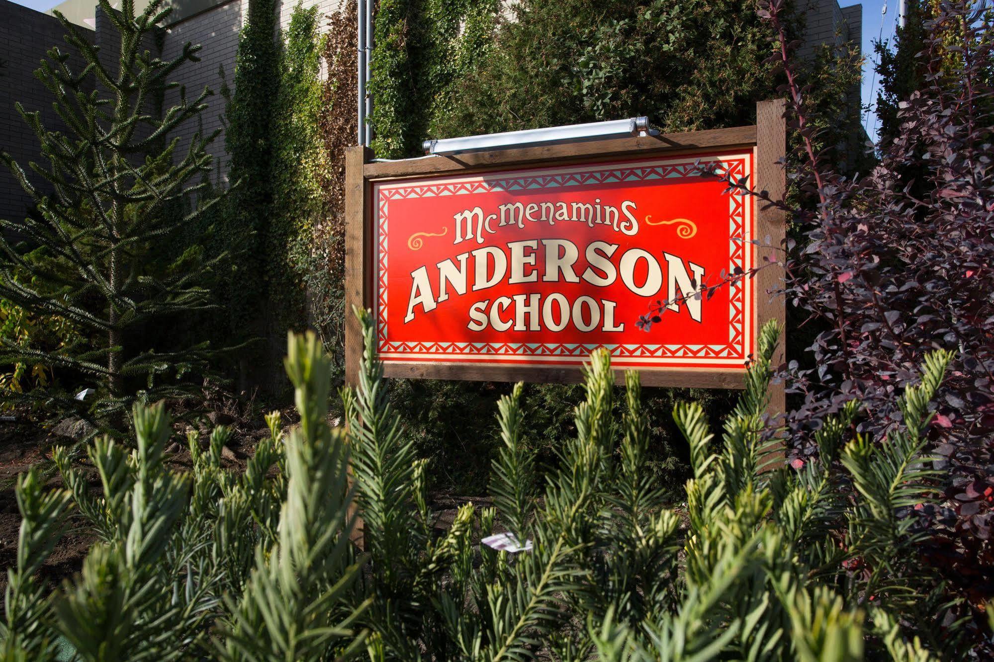 Mcmenamins Anderson School Hotel Bothell Exterior foto